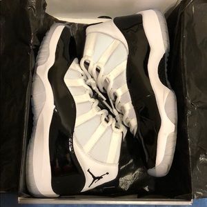 Air Jordan 11 Retro (Concord)